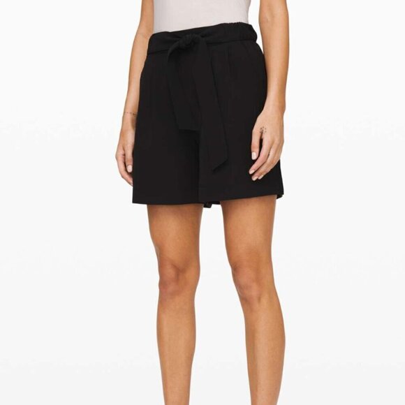 Lululemon Noir Short 5.5" Black - Picture 6 of 6